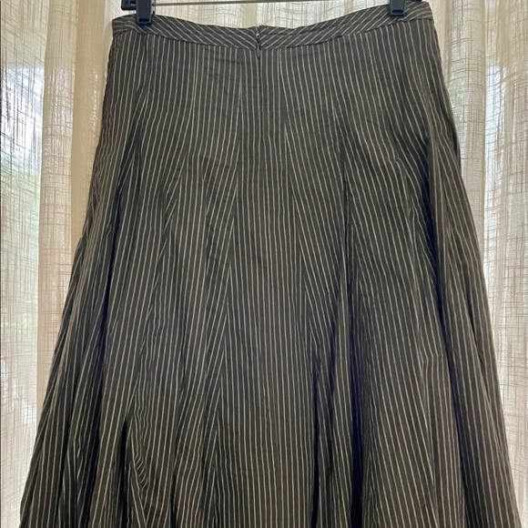 Gap size 4 Cool Cotton Skirt. Dark brown/thin white striped, fully lined. - Picture 6 of 7